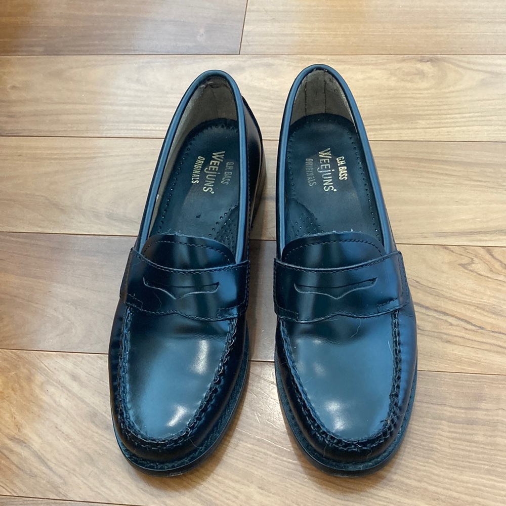 G. H.BASS WOMENS WHITNEY WEEJUNS LOAFER in black, size 6